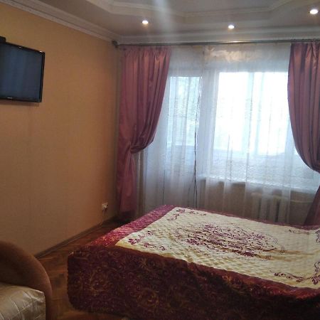Уютная 1 комнатная квартира возле метро Дарница Киев Номер фото
